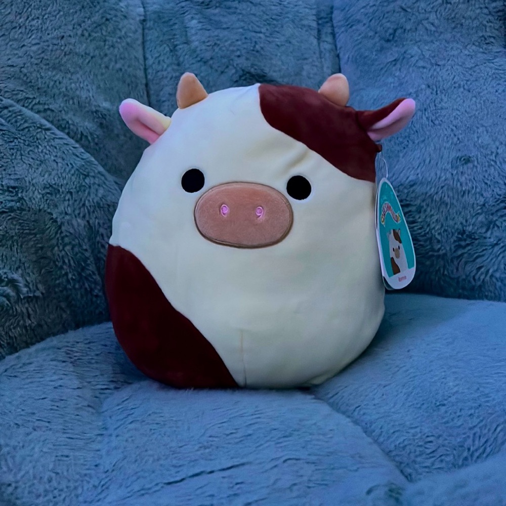 Cow squishmallow (ronnie)